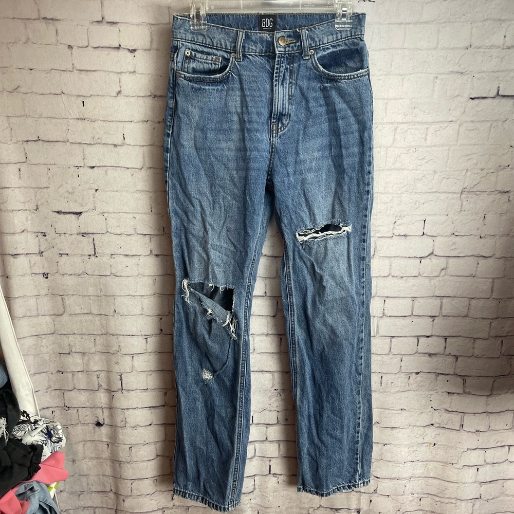 Urban outfitters BDG size 26 loose straight mid wash distressed jeans